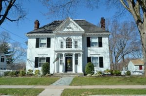 介護タクシーの営業所、車庫、休憩施設には様々な法令をクリアする必要があります。